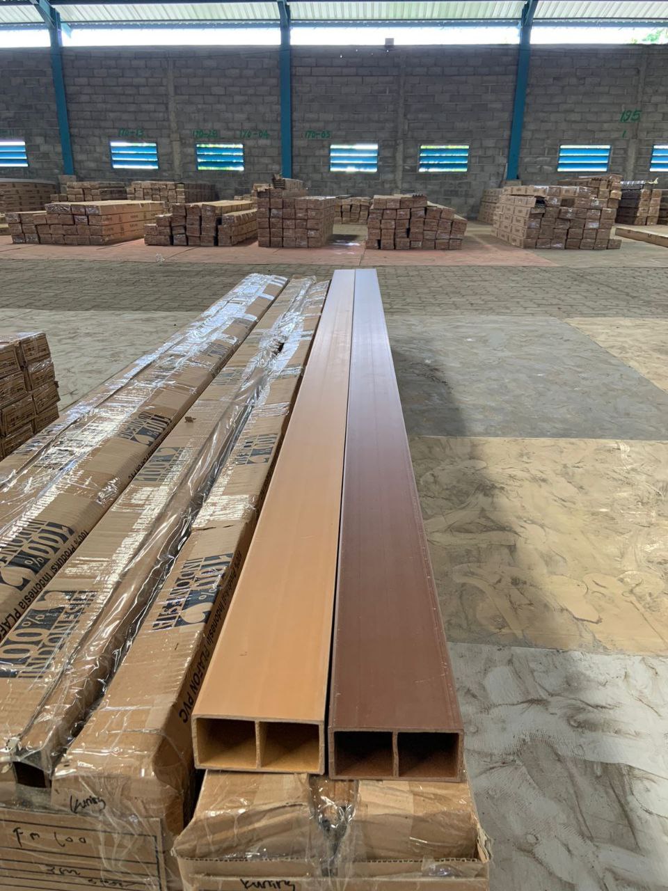  Inspirasi Plafon PVC desain kisi-kisi dengan WPC